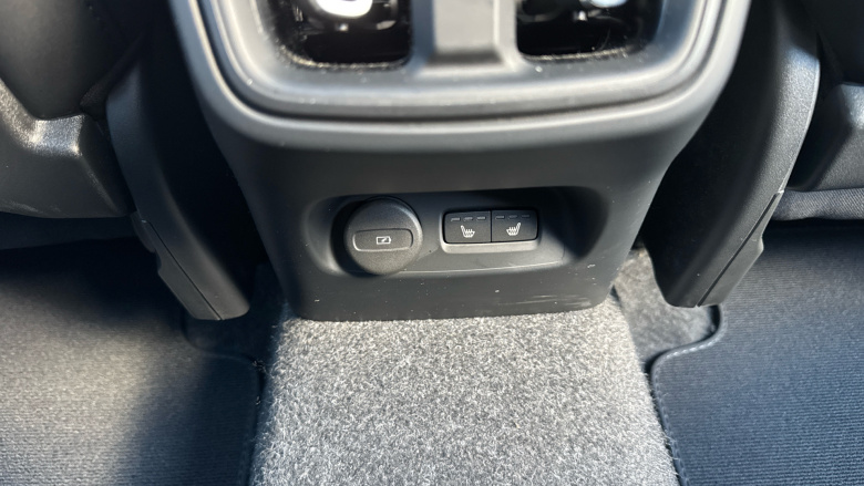 Volvo XC40 2.0 B4P Ultra Black Edition 5dr Auto Petrol Estate